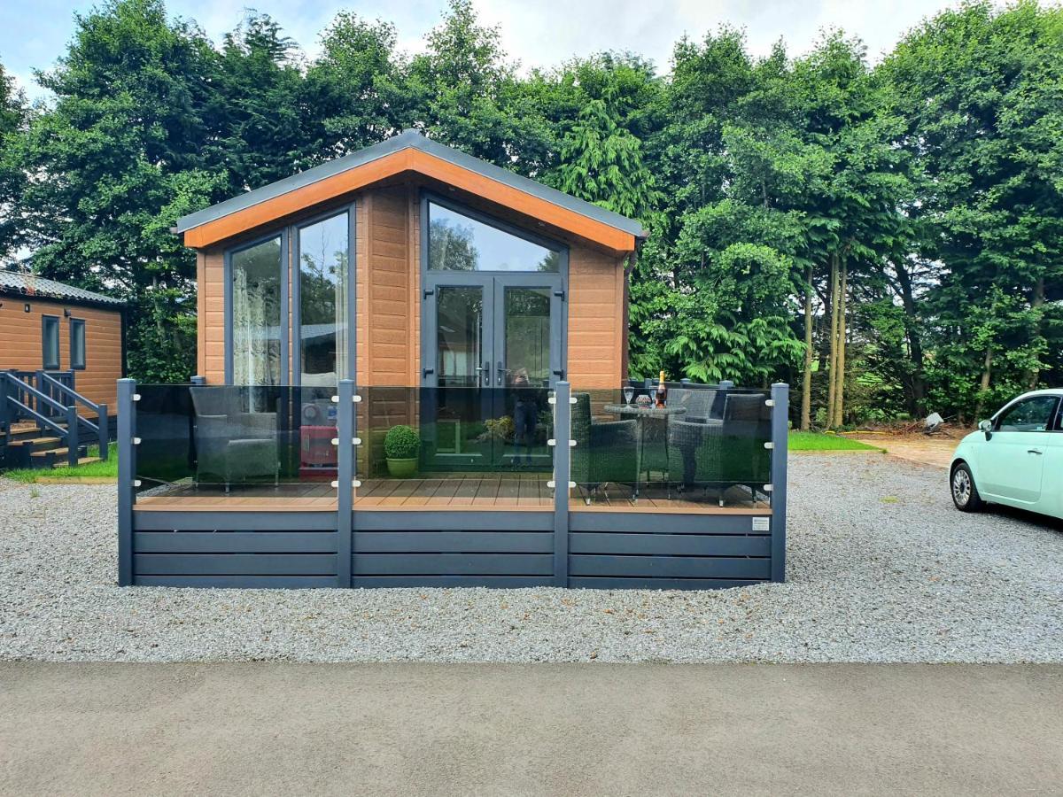 Grand Eagles Luxury Lodge, Auchterarder Perth Exterior foto